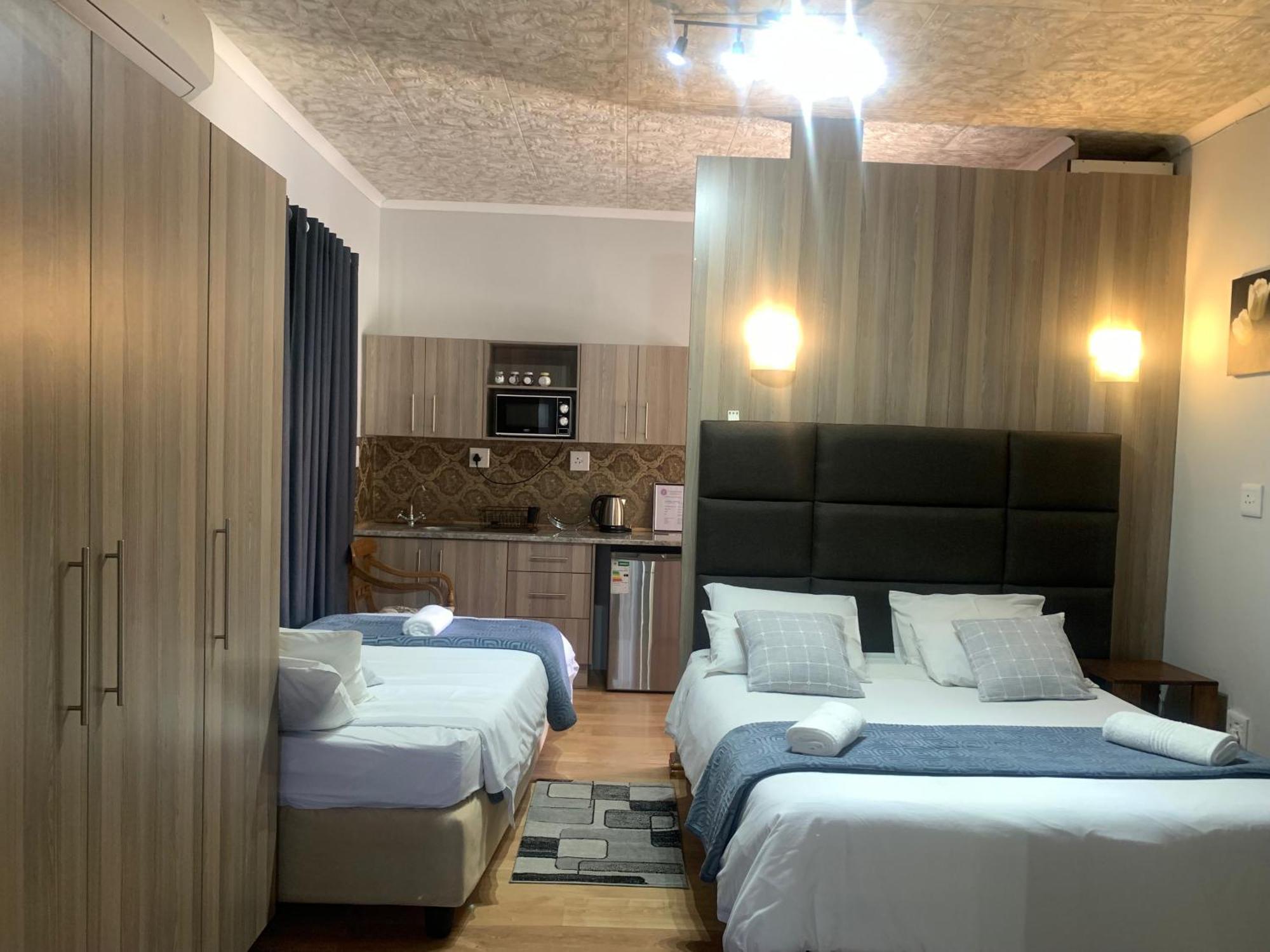Victoria Oaks Guesthouse Victoria West Экстерьер фото