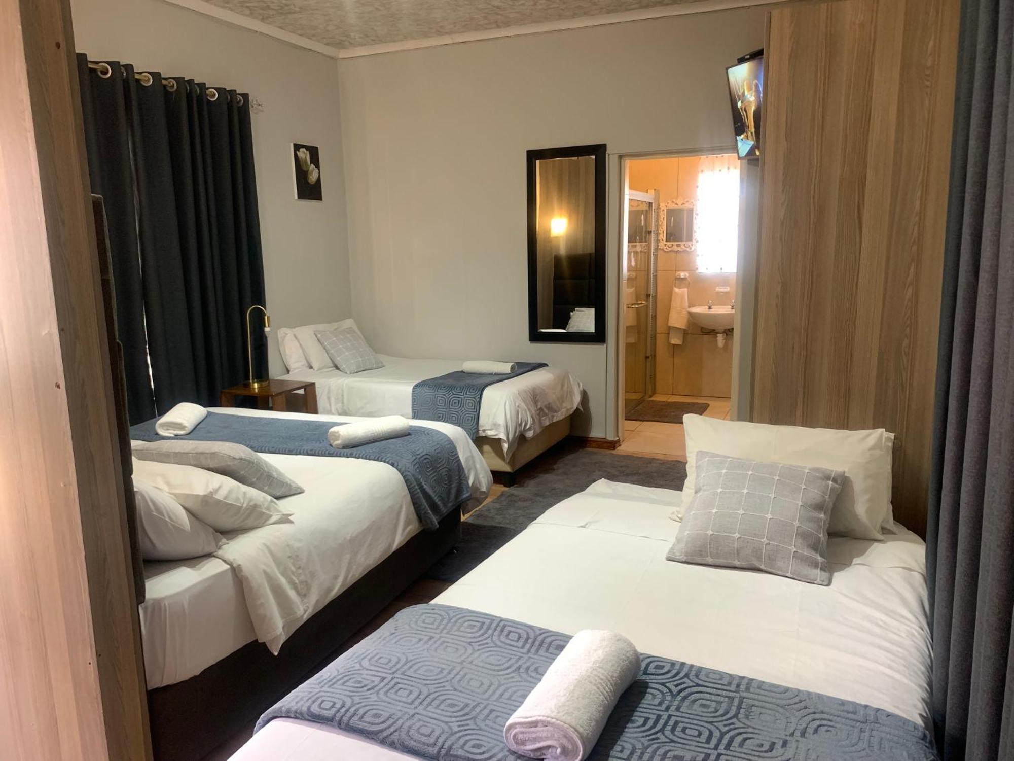 Victoria Oaks Guesthouse Victoria West Экстерьер фото
