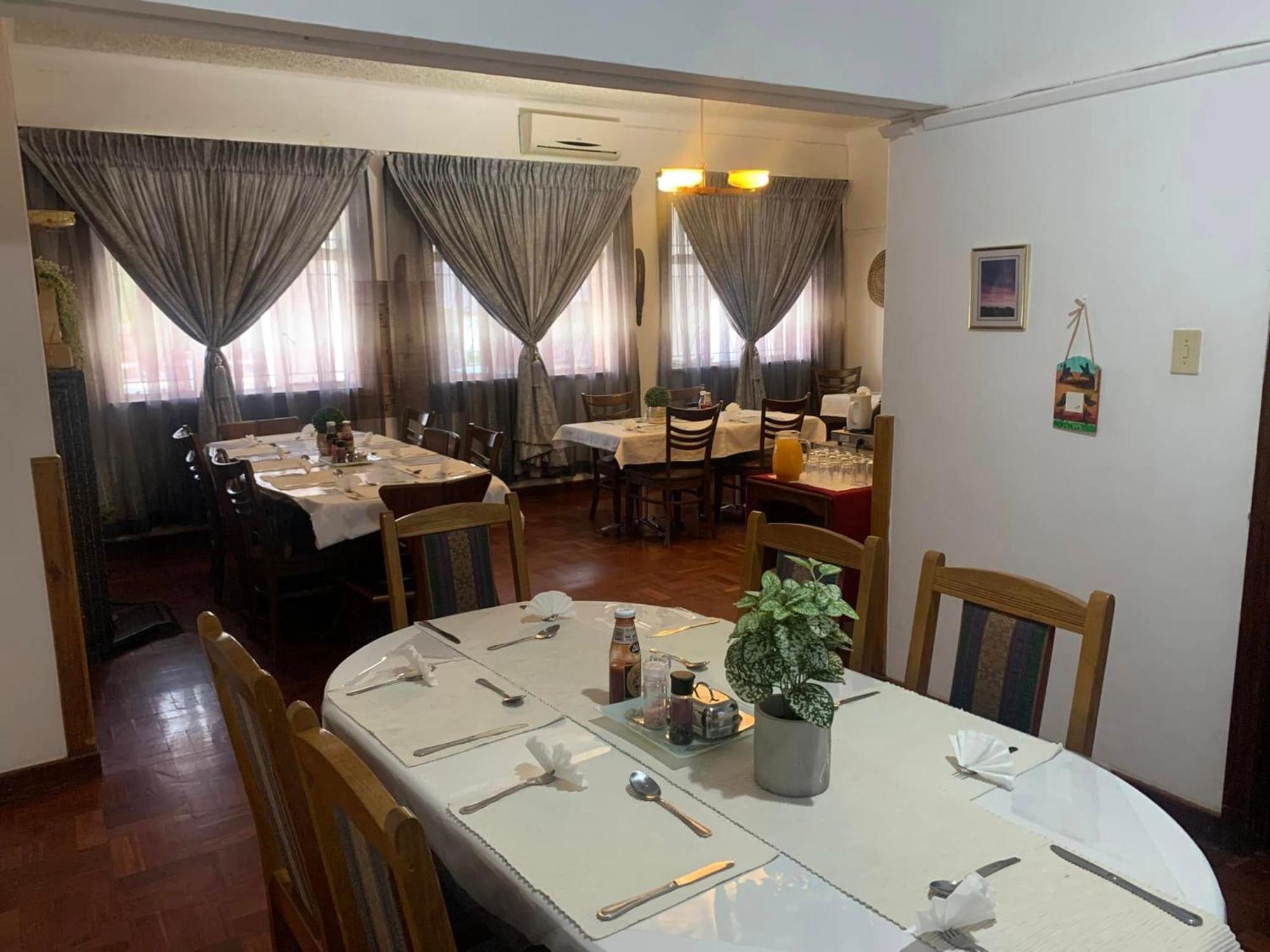 Victoria Oaks Guesthouse Victoria West Экстерьер фото